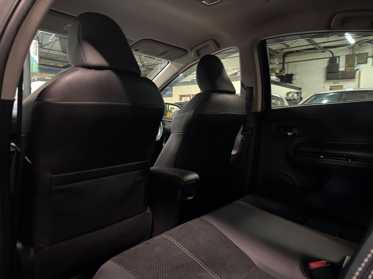 Used Toyota Aqua for sale - 76423812: Photo 29