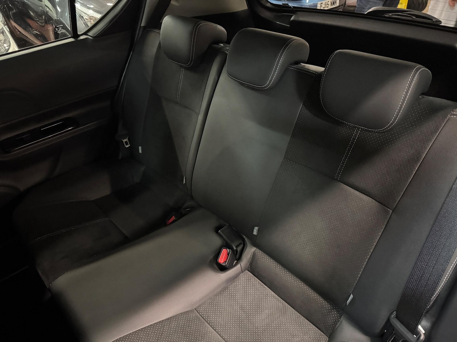 Used Toyota Aqua for sale - 76423812: Photo 30