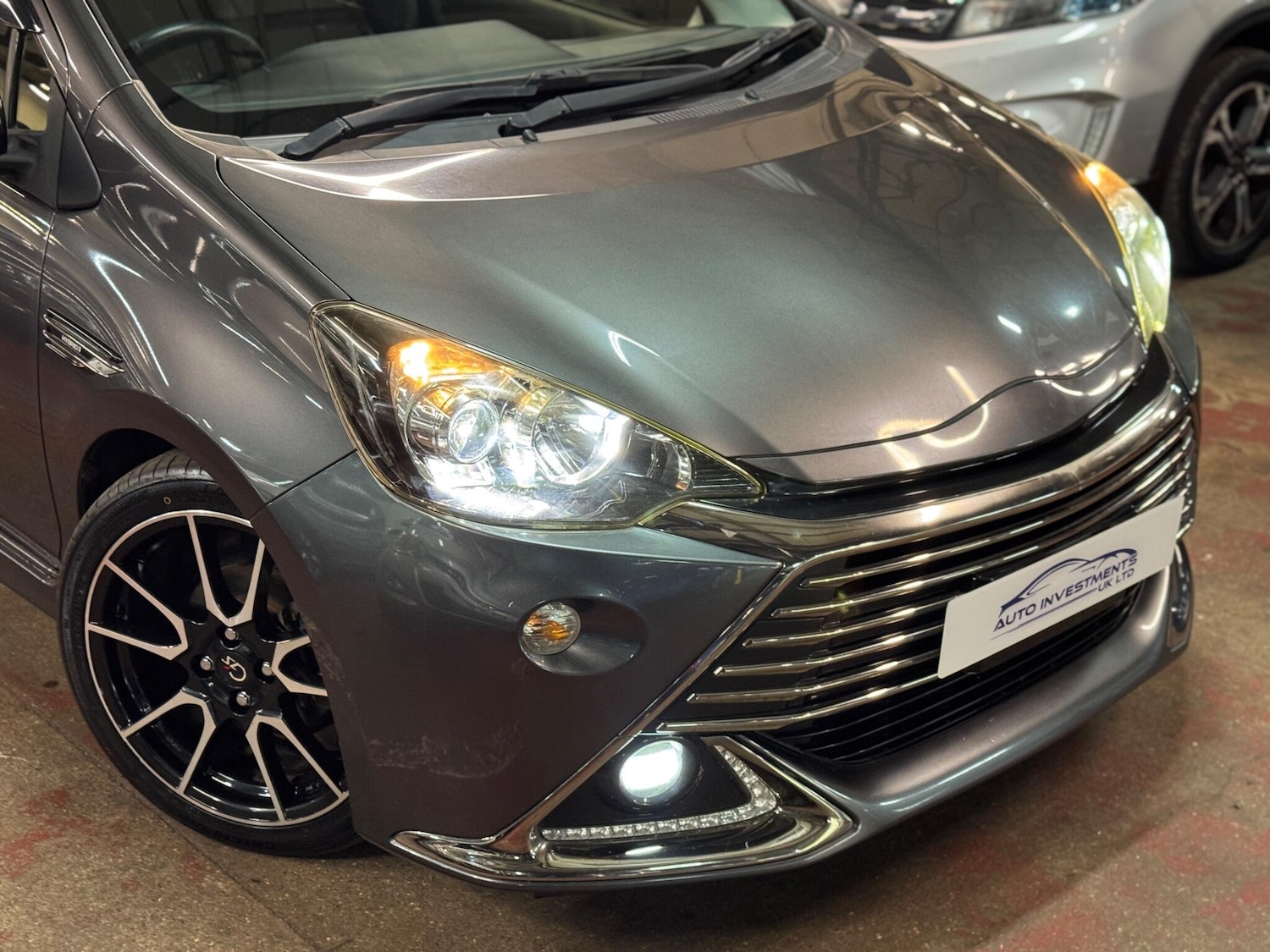 Used Toyota Aqua for sale - 76423812: Photo 9