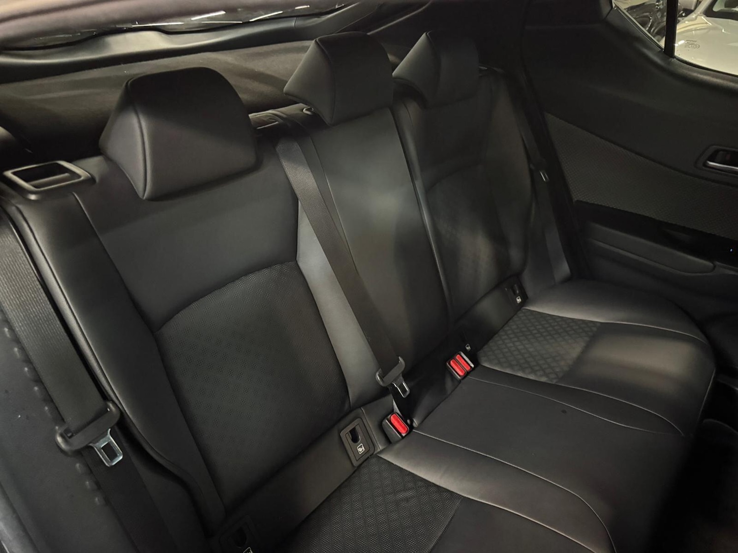 Used Toyota C-HR 2019 for sale - 76538294: Photo 27