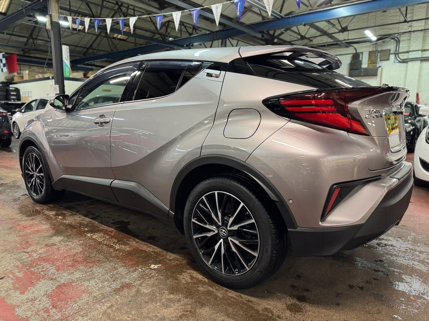 Used Toyota C-HR 2019 for sale - 76538294: Photo 4