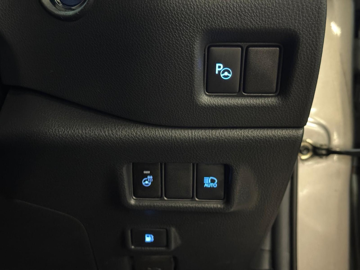 Used Toyota C-HR 2019 for sale - 76538294: Photo 40