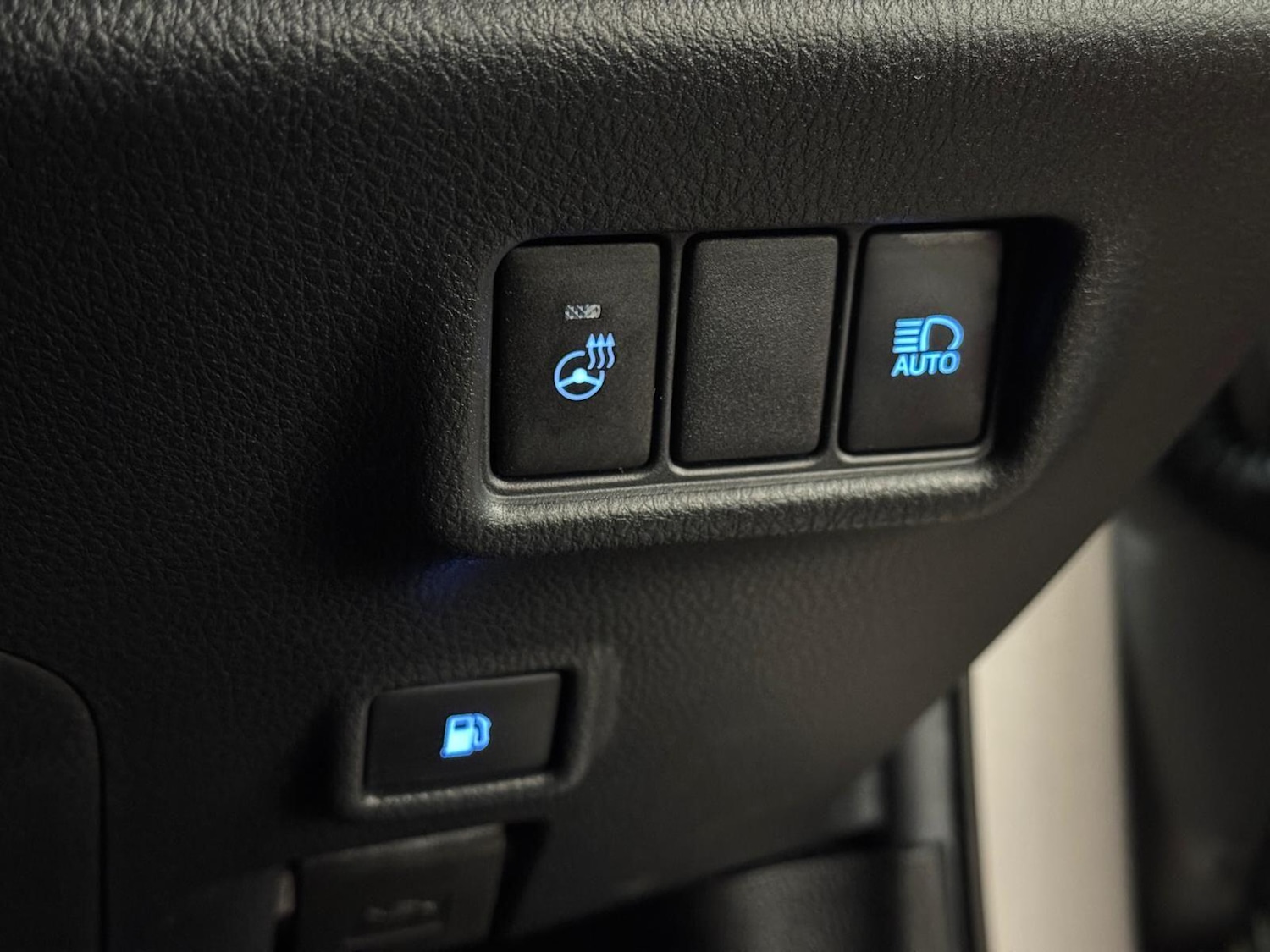 Used Toyota C-HR 2019 for sale - 76538294: Photo 41