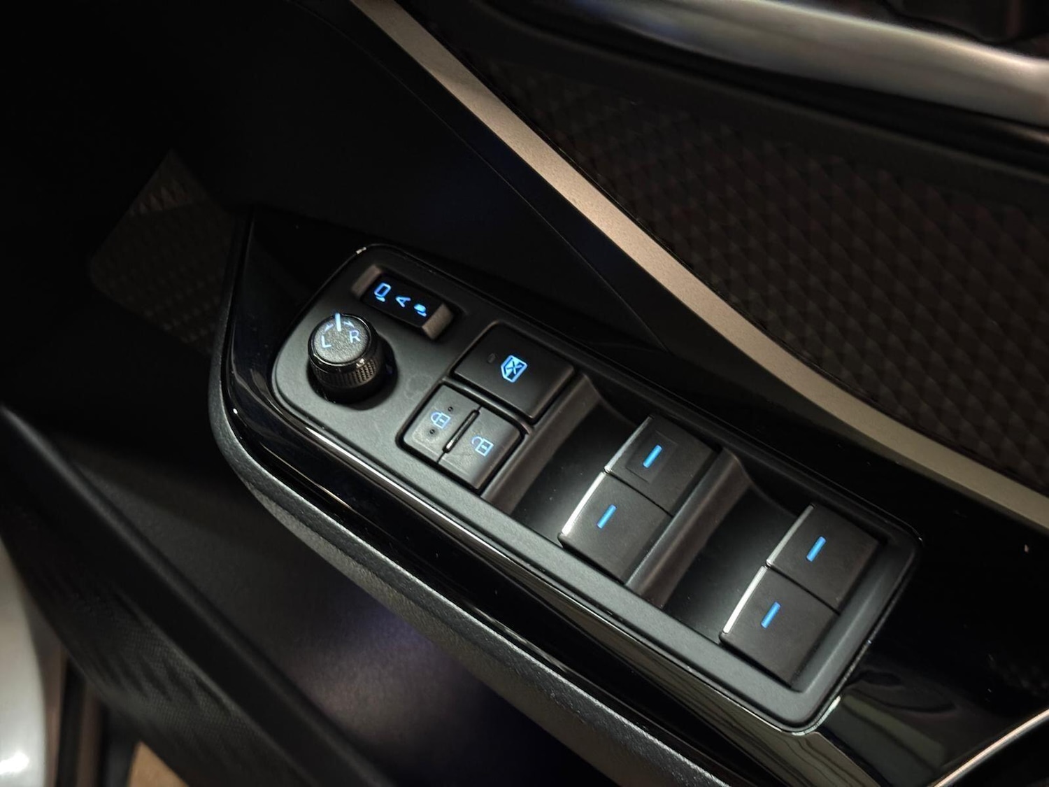 Used Toyota C-HR 2019 for sale - 76538294: Photo 42