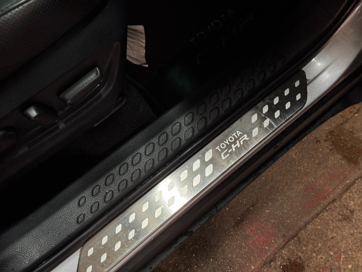 Used Toyota C-HR 2019 for sale - 76538294: Photo 46