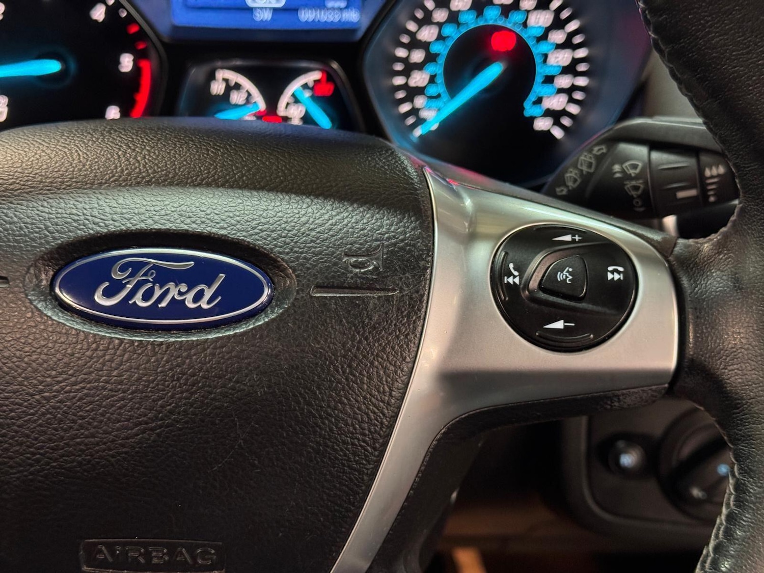 Used Ford Kuga 2015 for sale - 76270797: Photo 40