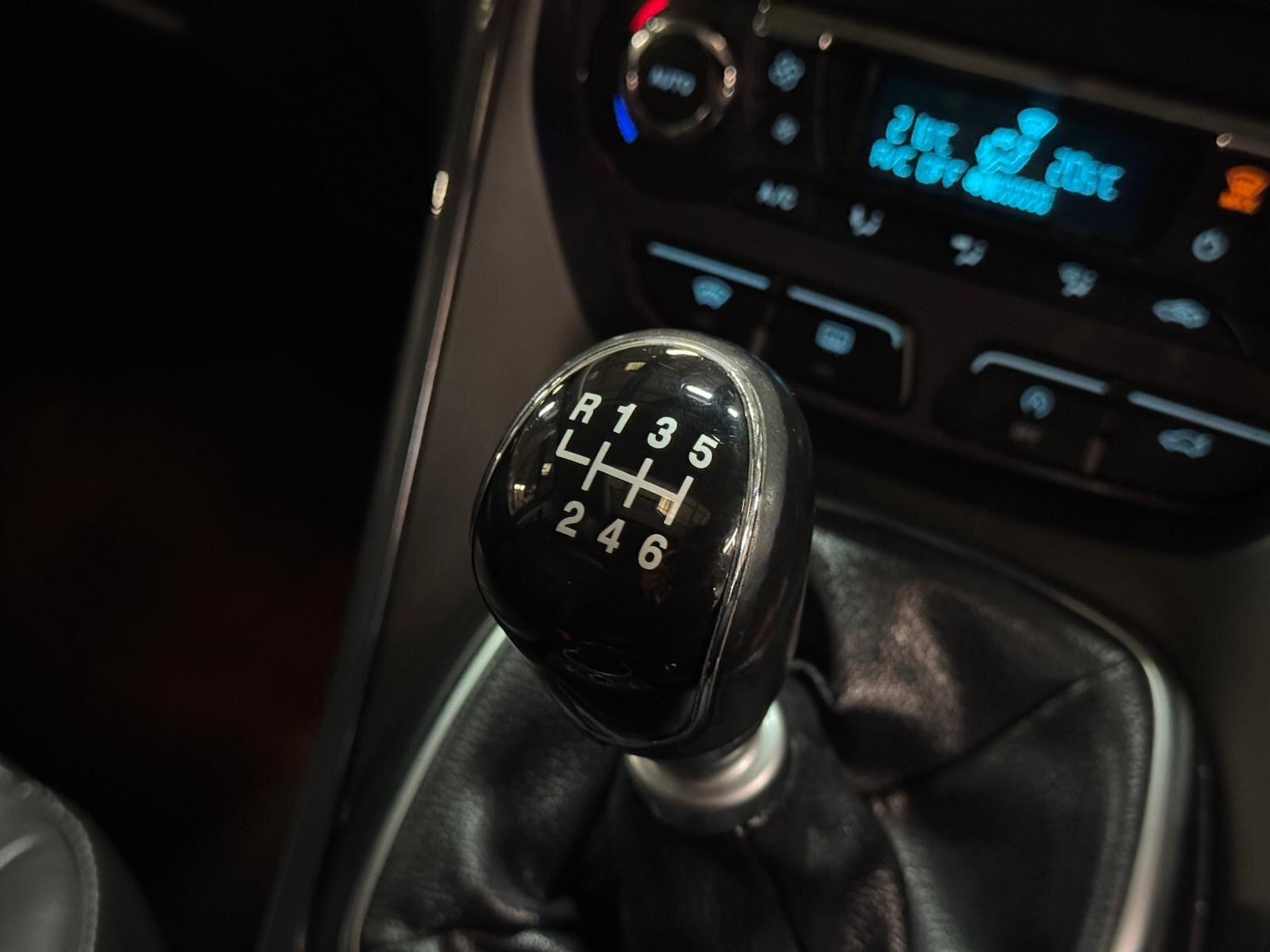 Used Ford Kuga 2015 for sale - 76270797: Photo 43