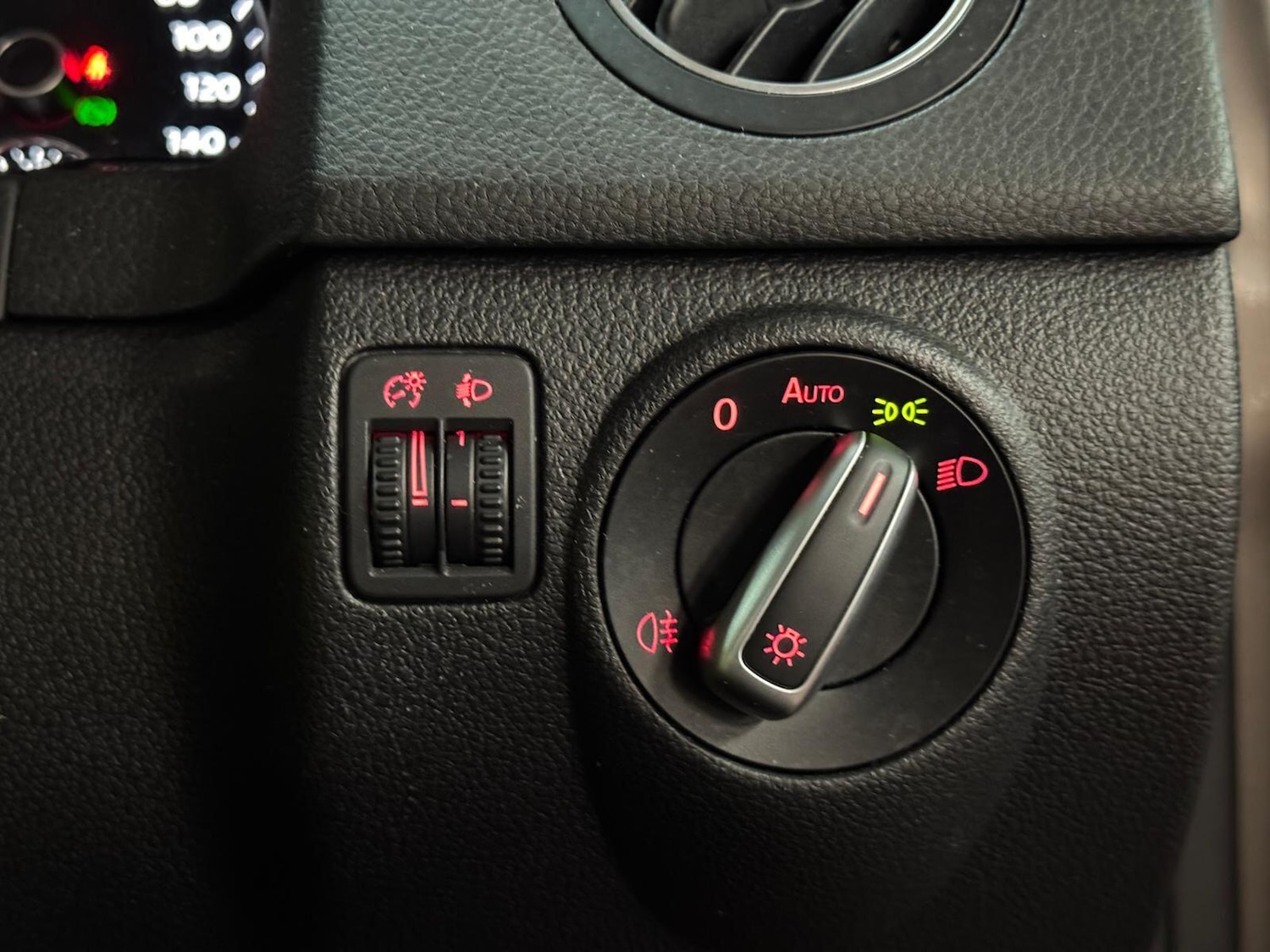 Used Volkswagen Golf Plus 2013 for sale - 77658271: Photo 37