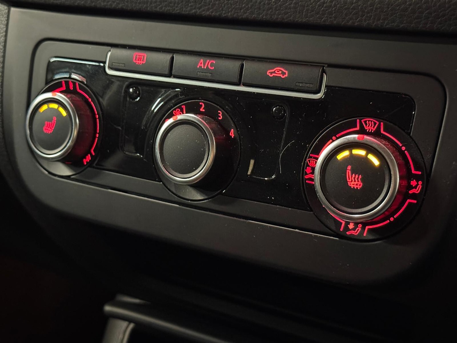 Used Volkswagen Golf Plus 2013 for sale - 77658271: Photo 43