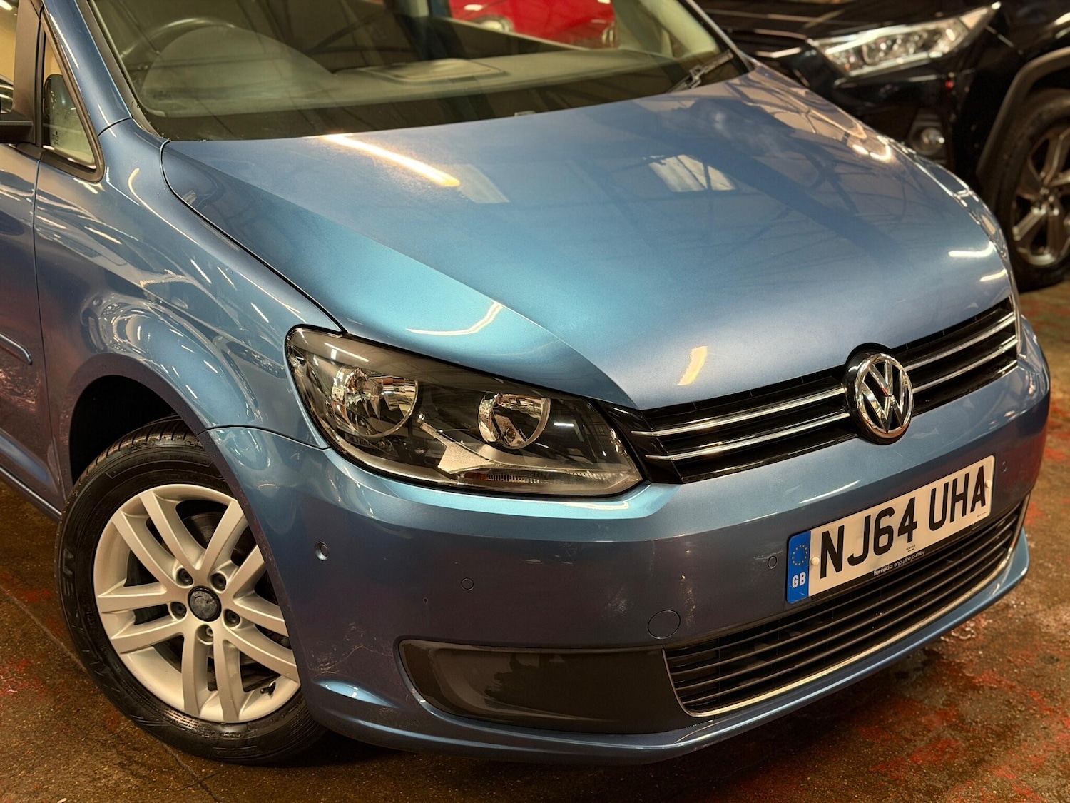Used Volkswagen Touran 2014 for sale - 76159126: Photo 2