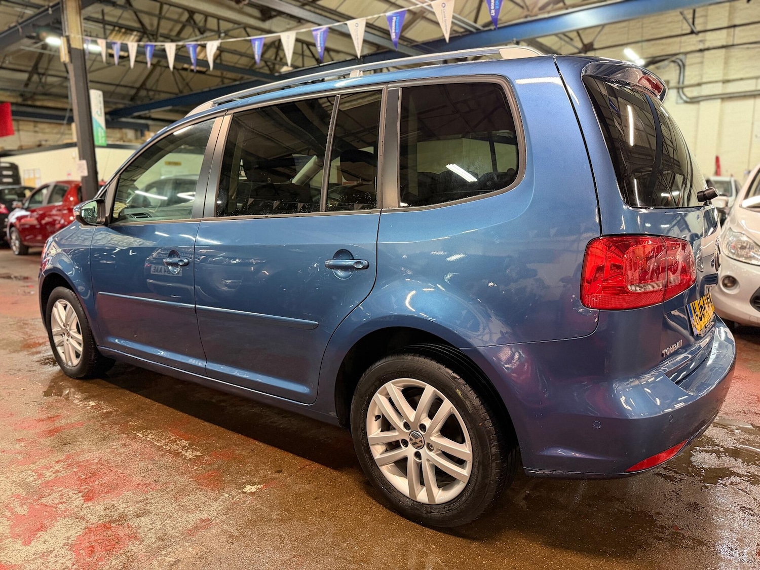 Used Volkswagen Touran 2014 for sale - 76159126: Photo 4
