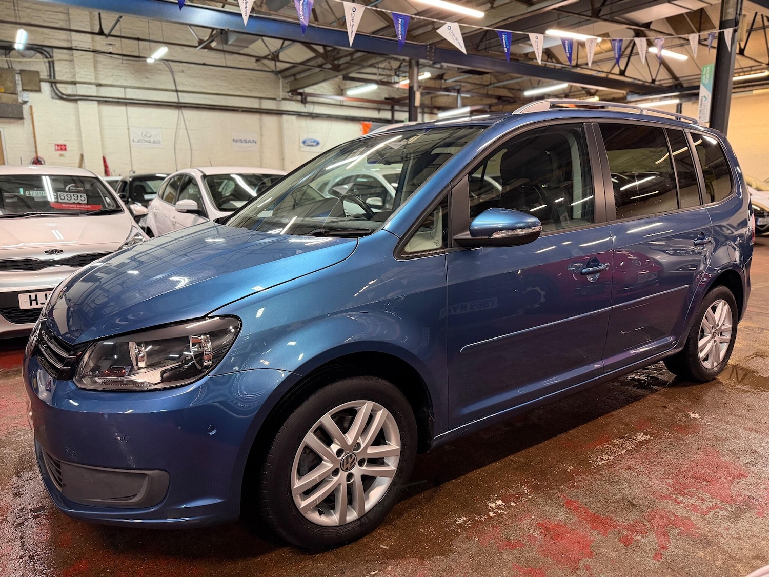 Used Volkswagen Touran 2014 for sale - 76159126: Photo 6