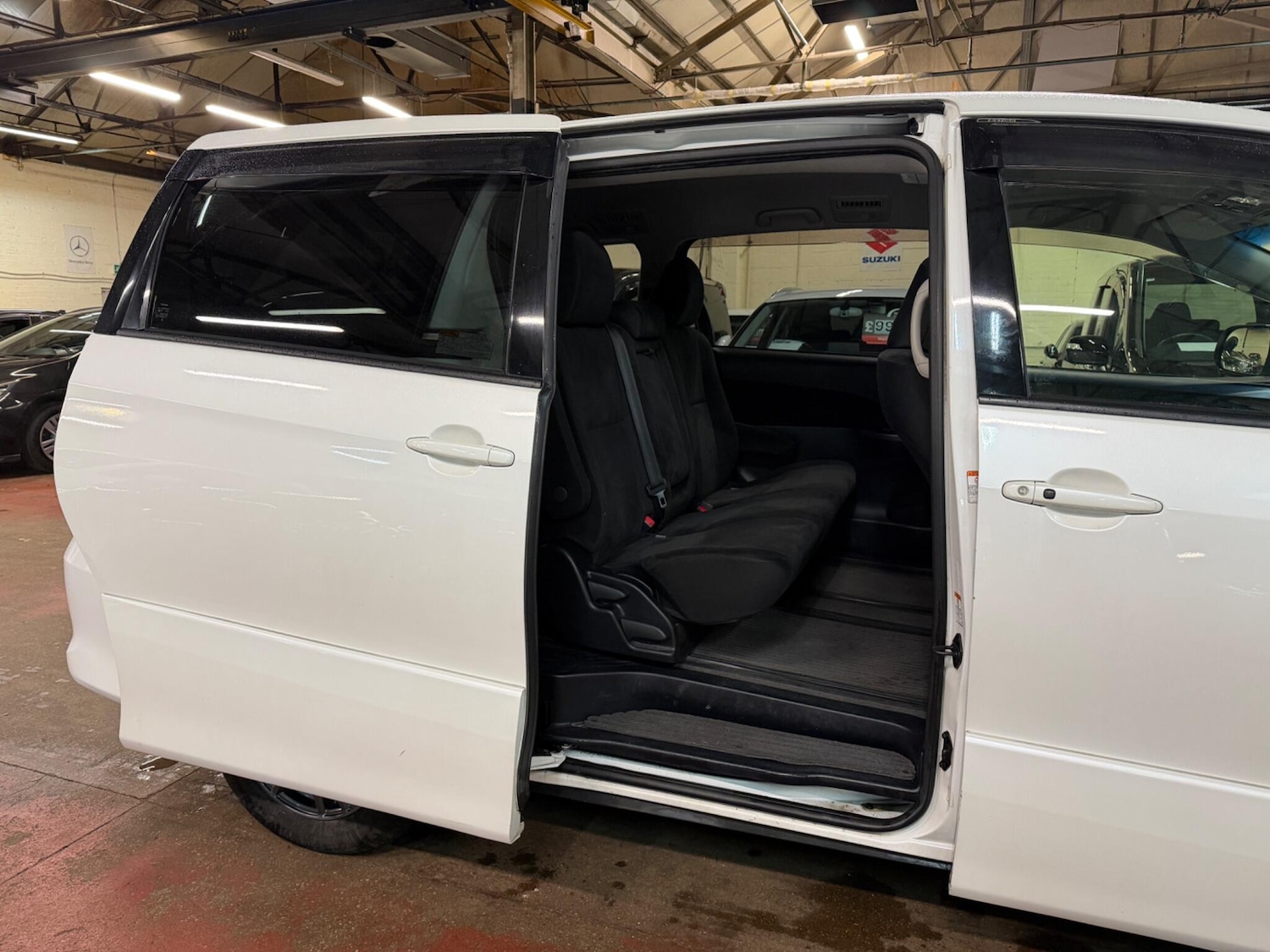 Used Toyota Estima for sale - 77468635: Photo 8