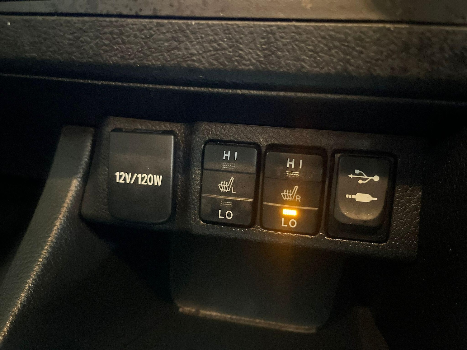 Used Toyota Auris 2013 for sale - 76175165: Photo 37