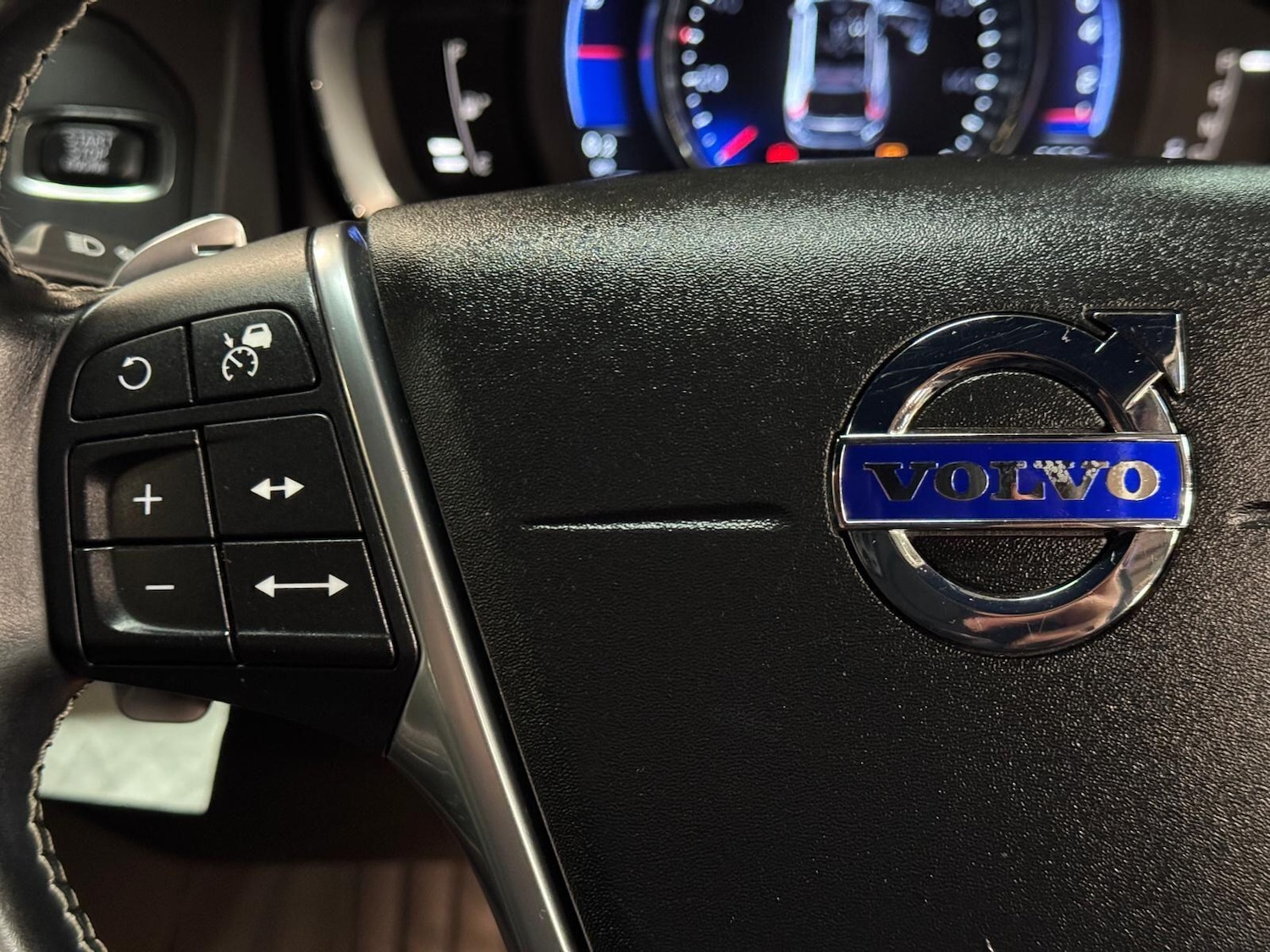 Used Volvo XC60 for sale - 76688527: Photo 37