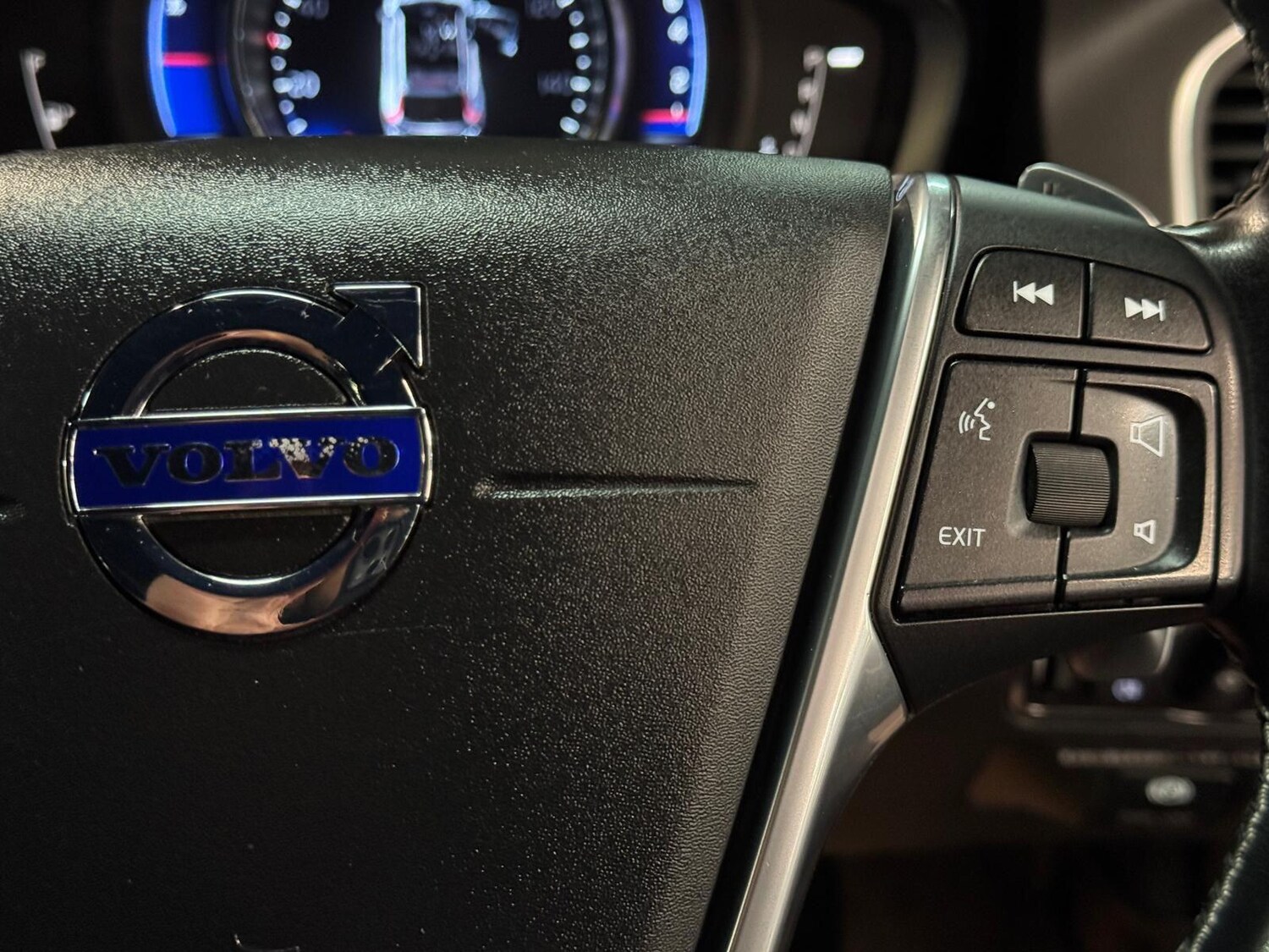 Used Volvo XC60 for sale - 76688527: Photo 38