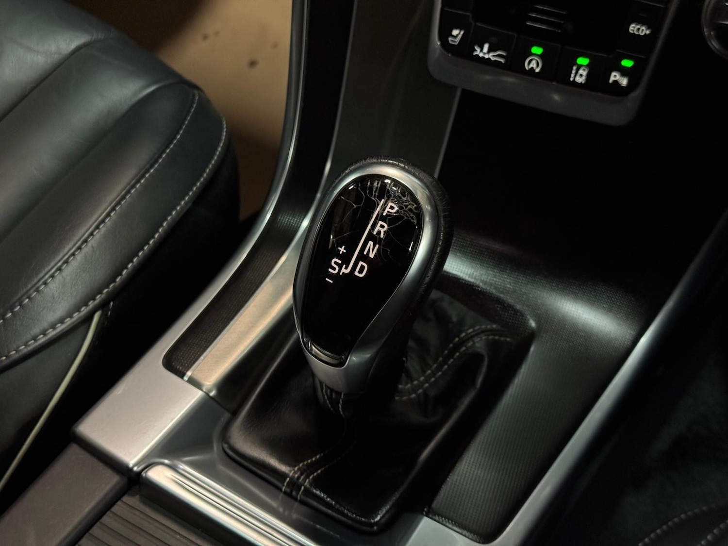 Used Volvo XC60 for sale - 76688527: Photo 53