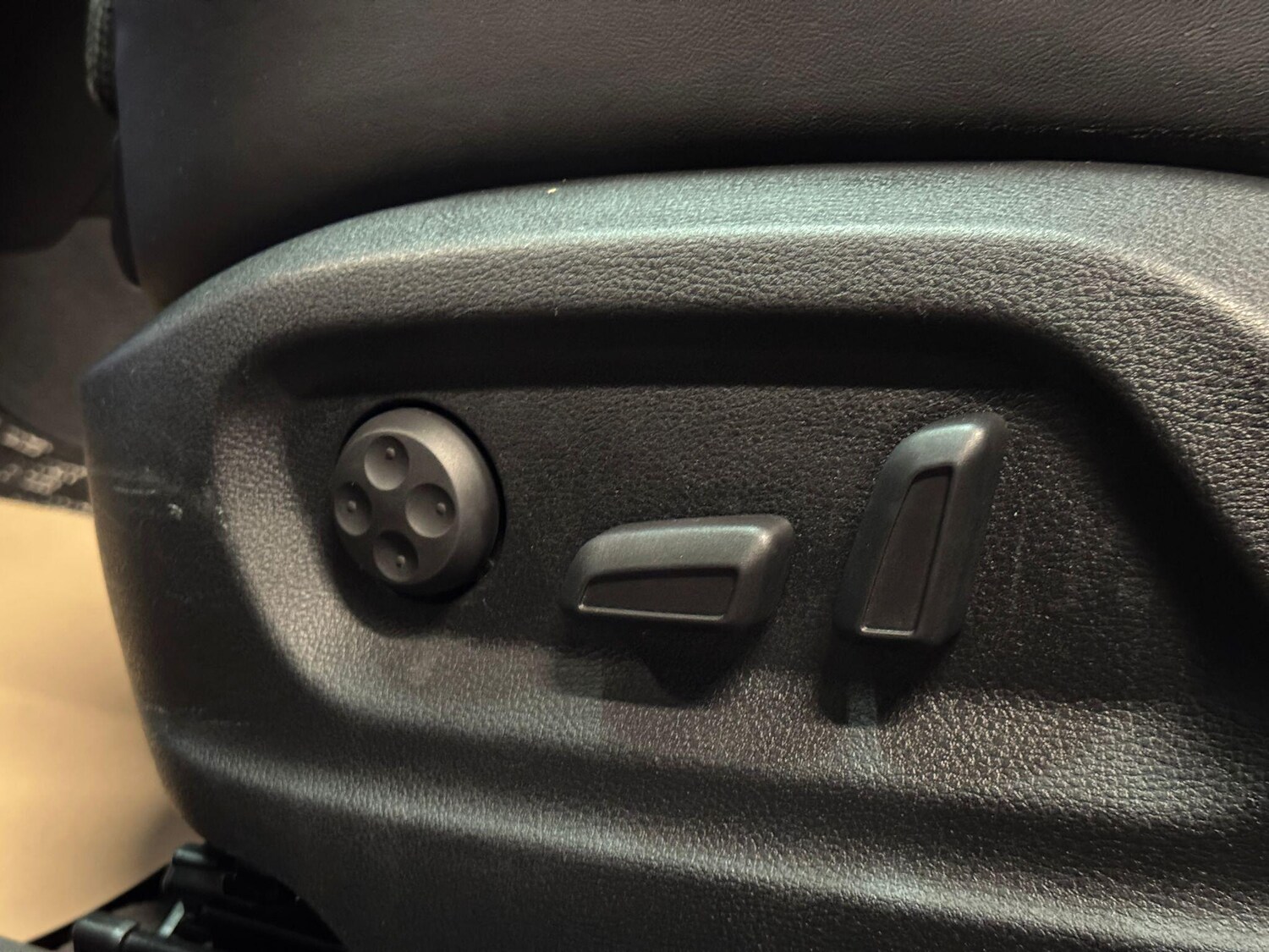 Used Audi Q3 for sale - 76485103: Photo 43