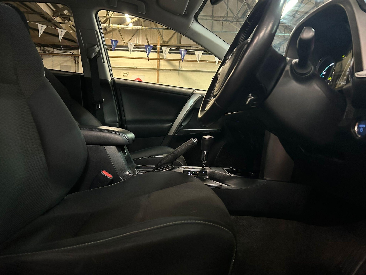 Used Toyota RAV4 2016 for sale - 77794207: Photo 12