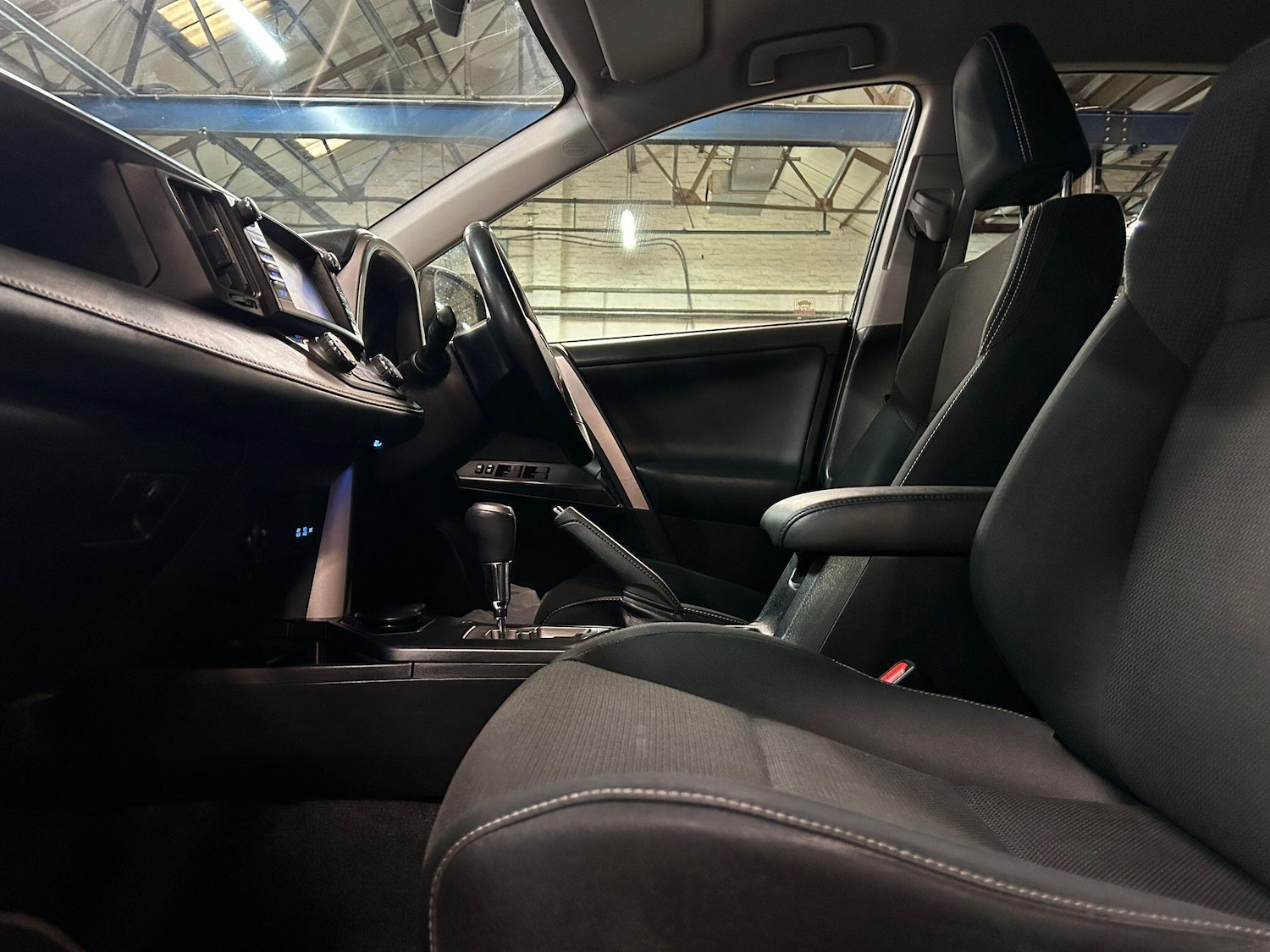 Used Toyota RAV4 2016 for sale - 77794207: Photo 14