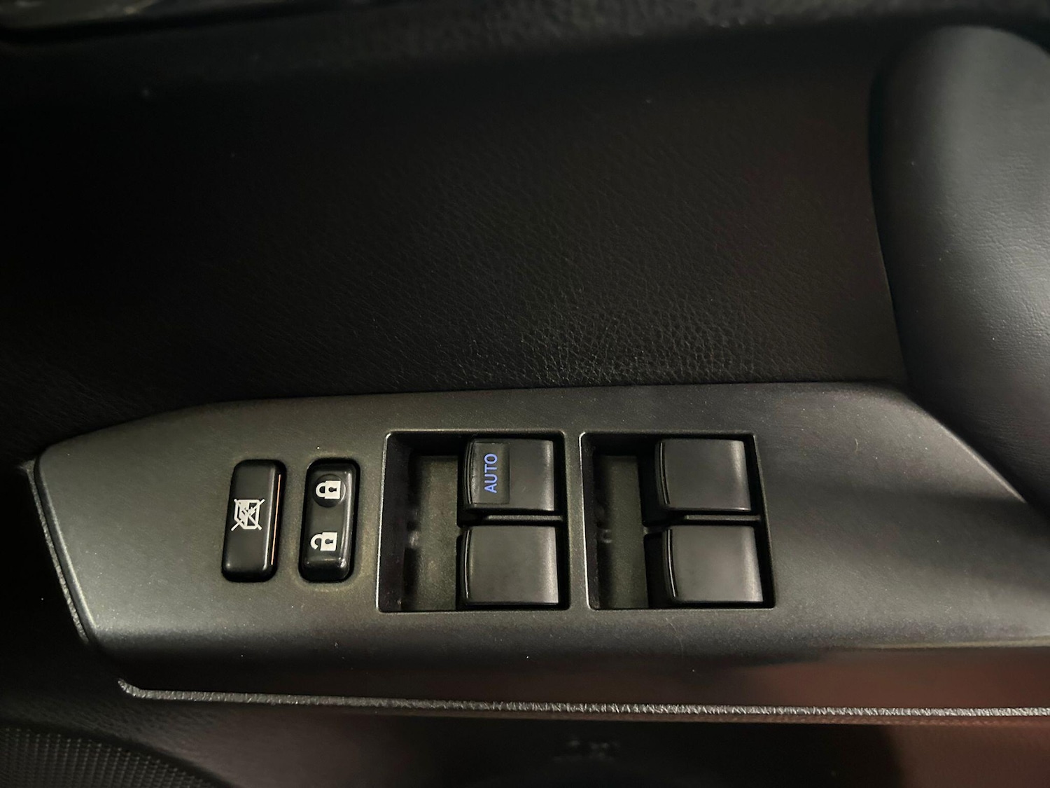 Used Toyota RAV4 2016 for sale - 77794207: Photo 29