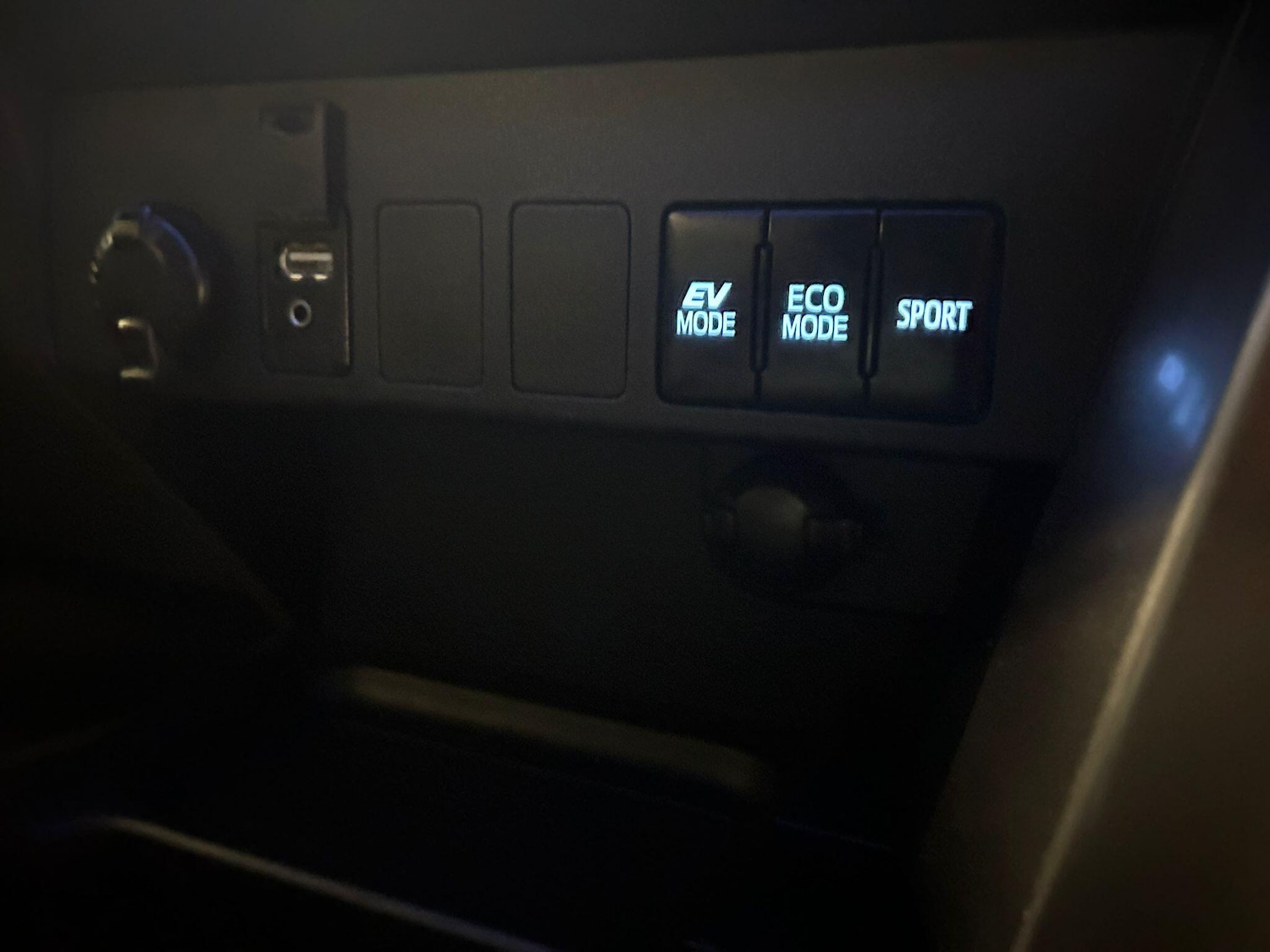 Used Toyota RAV4 2016 for sale - 77794207: Photo 32