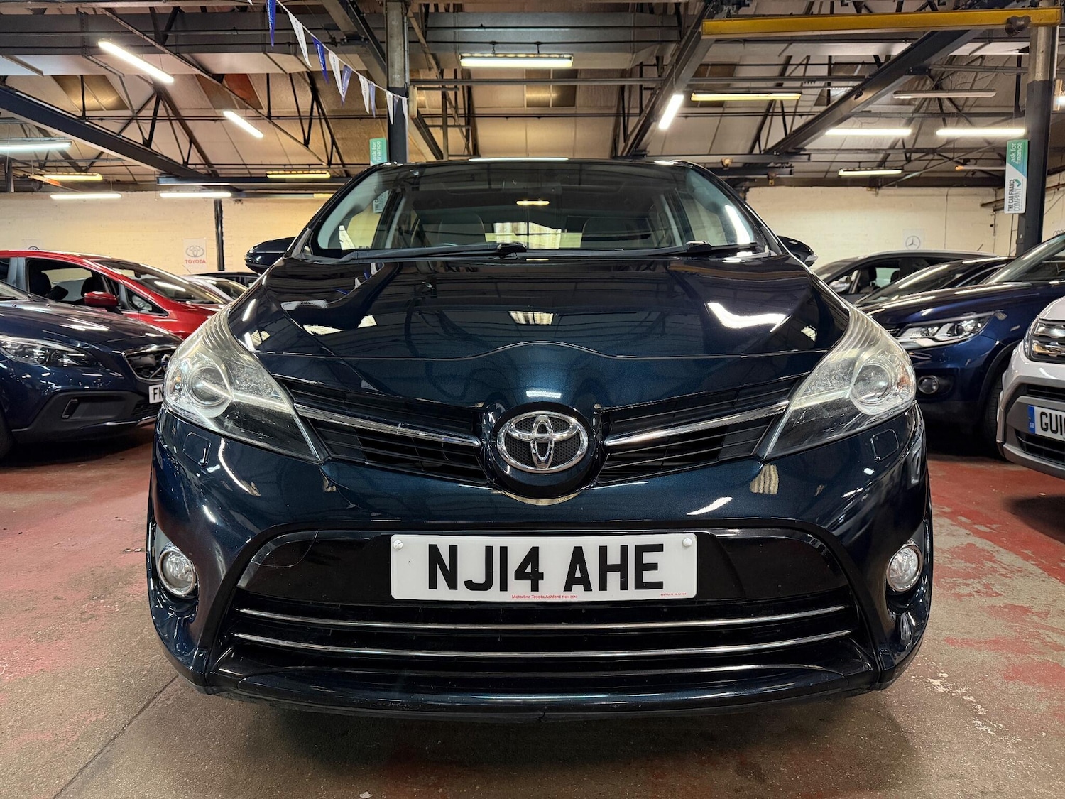 Used Toyota Verso 2014 for sale - 76472328: Photo 2