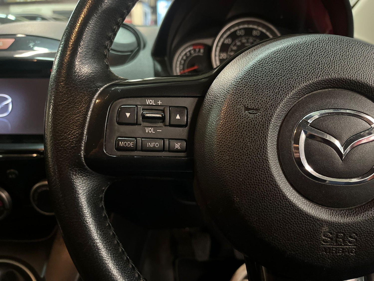 Used Mazda Mazda2 2014 for sale - 76226554: Photo 32