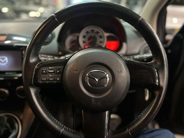 Used Mazda Mazda2 2014 for sale - 76226554: Photo 33