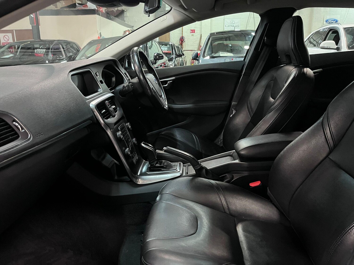 Used Volvo V40 2014 for sale - 77478699: Photo 17