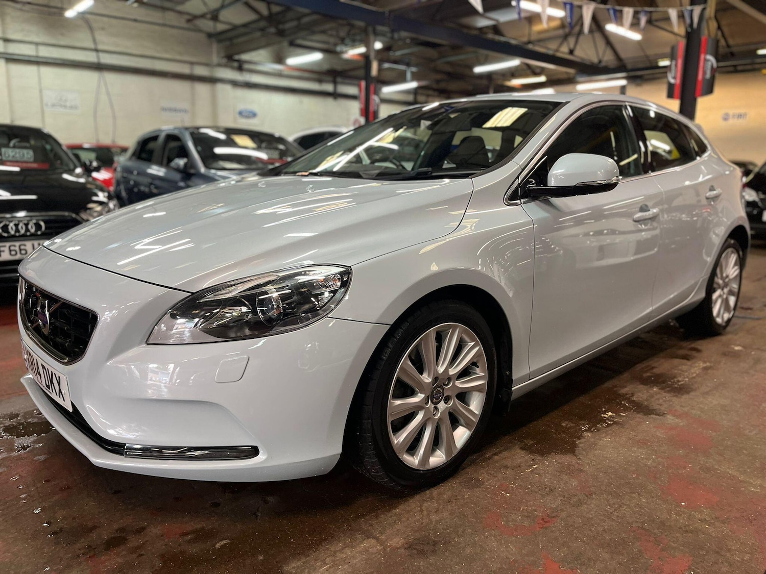 Used Volvo V40 2014 for sale - 77478699: Photo 3
