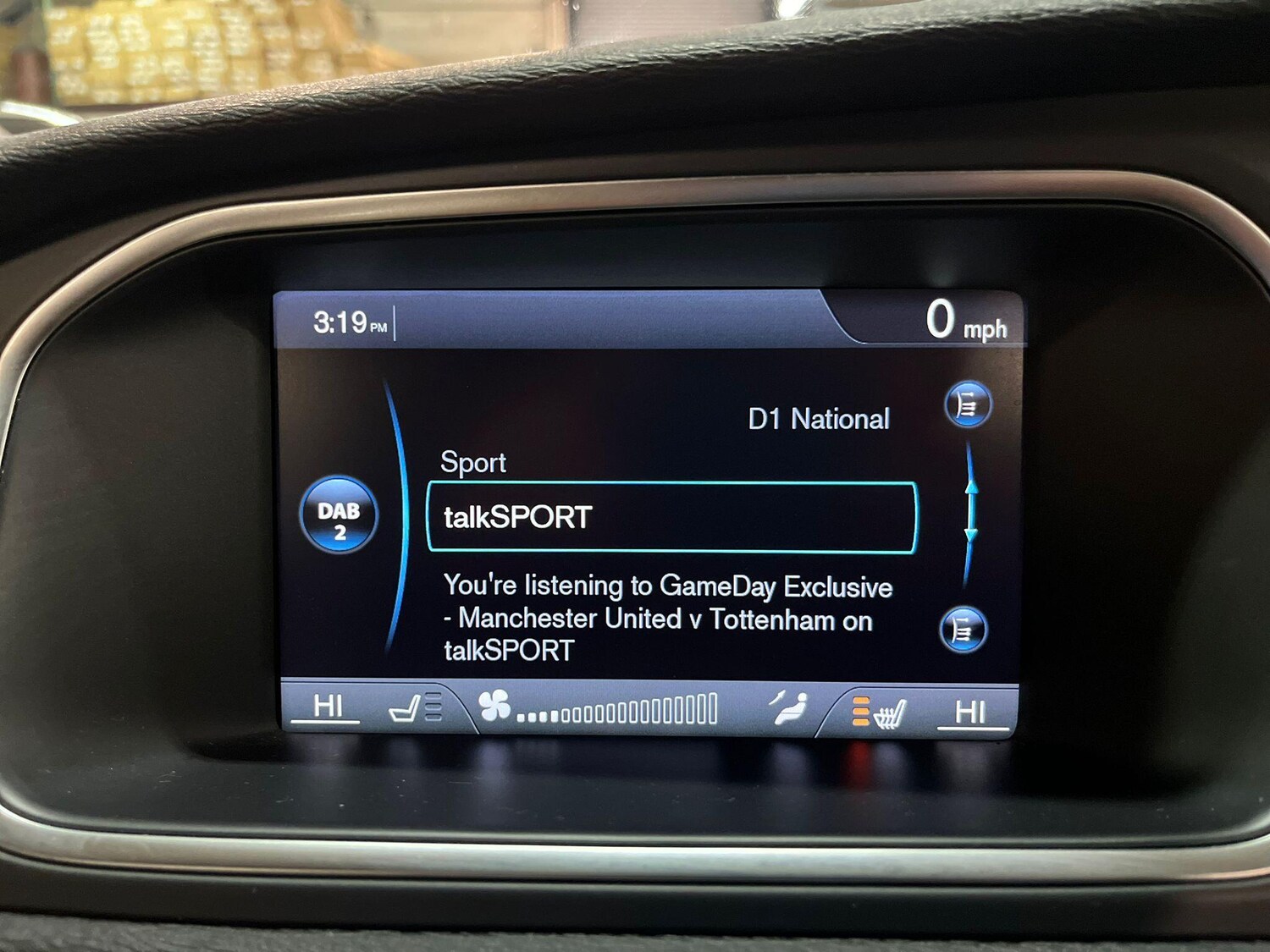 Used Volvo V40 2014 for sale - 77478699: Photo 33