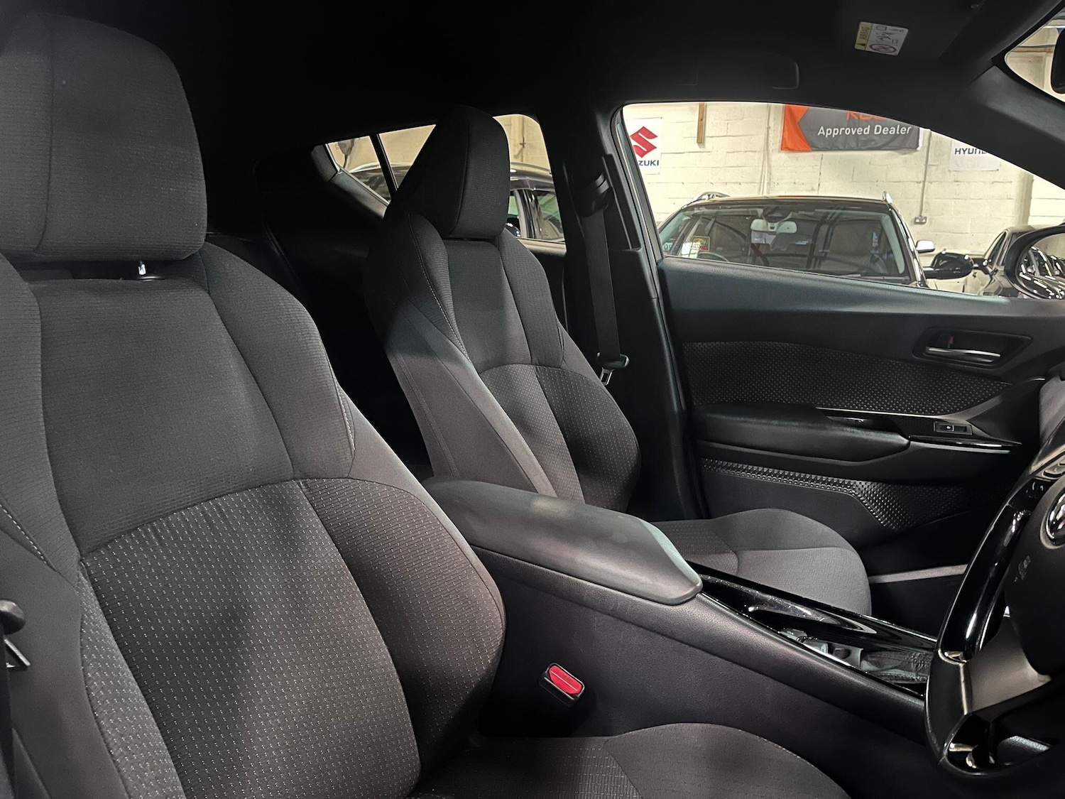 Used Toyota C-HR for sale - 76727886: Photo 20