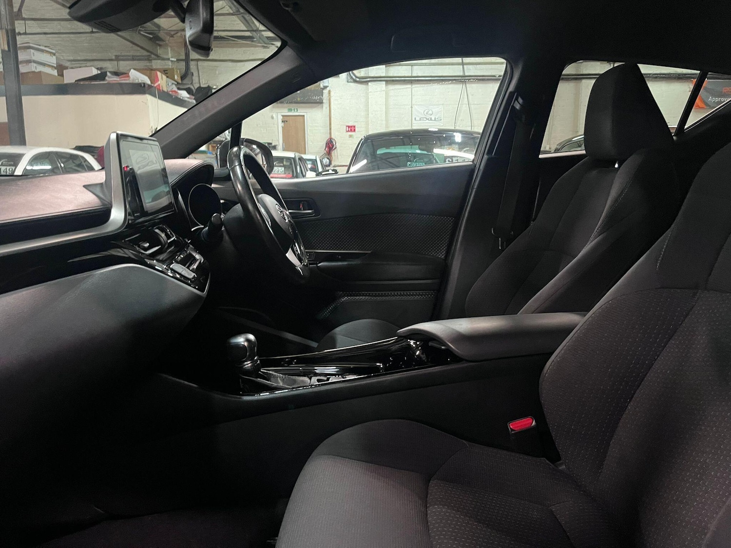 Used Toyota C-HR for sale - 76727886: Photo 23