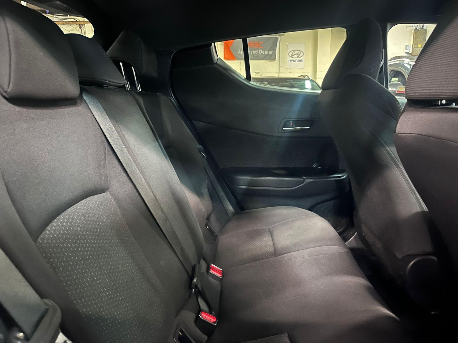 Used Toyota C-HR for sale - 76727886: Photo 24