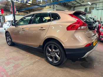 Used Volvo V40 Cross Country 2014 for sale - 79279788: Photo