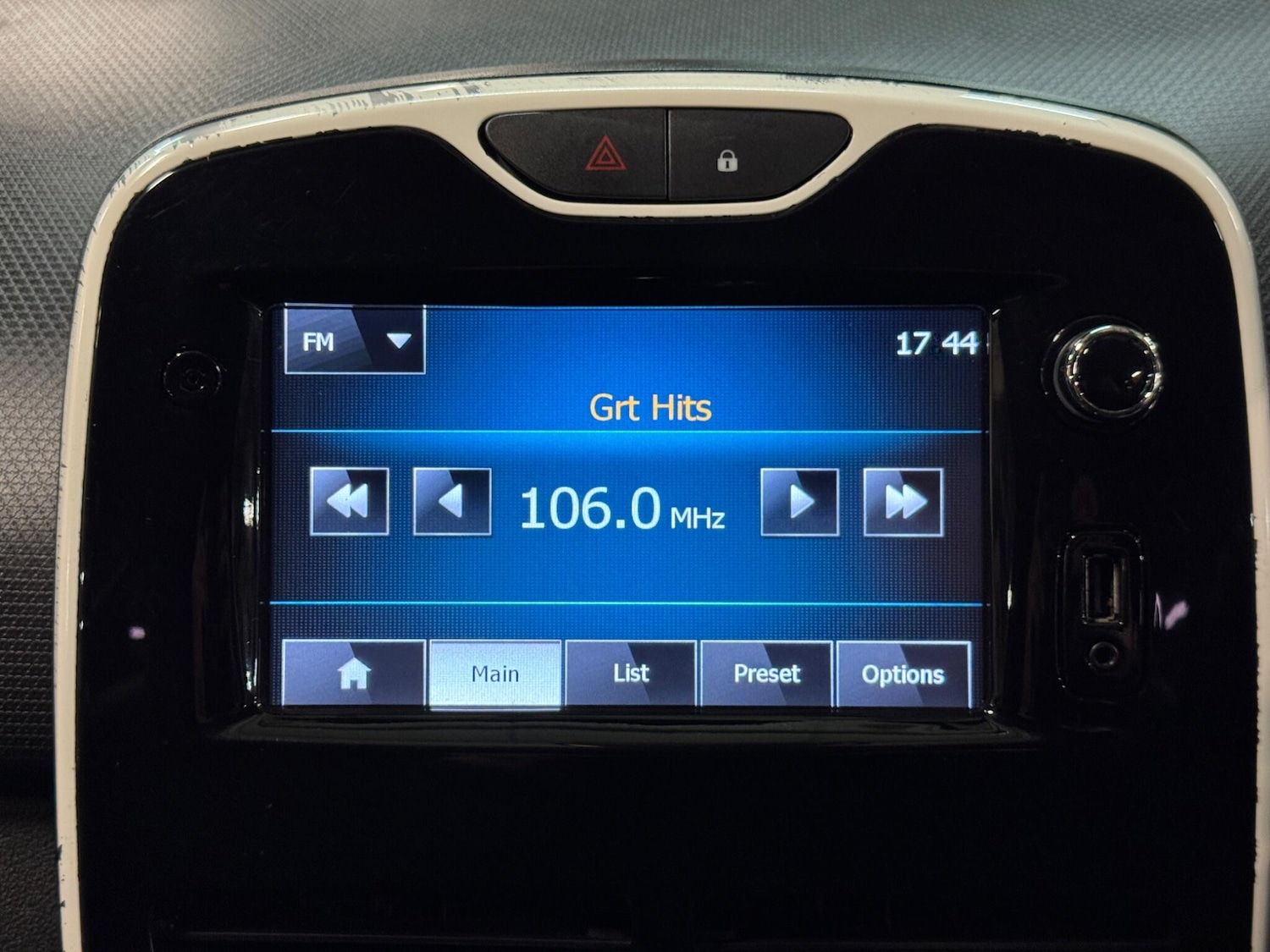 Used Renault Clio 2016 for sale - 77144016: Photo 36