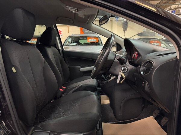 Used Mazda Mazda2 2013 for sale - 76042305: Photo 15