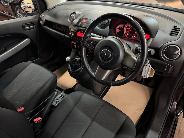 Used Mazda Mazda2 2013 for sale - 76042305: Photo 16