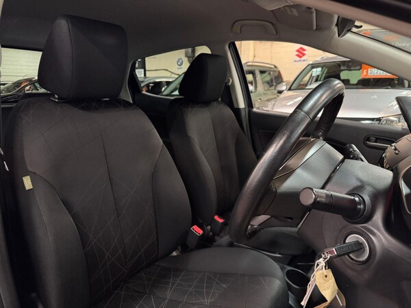 Used Mazda Mazda2 2013 for sale - 76042305: Photo 17