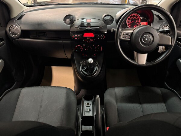 Used Mazda Mazda2 2013 for sale - 76042305: Photo 28