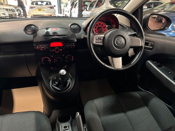 Used Mazda Mazda2 2013 for sale - 76042305: Photo 29