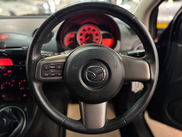 Used Mazda Mazda2 2013 for sale - 76042305: Photo 30