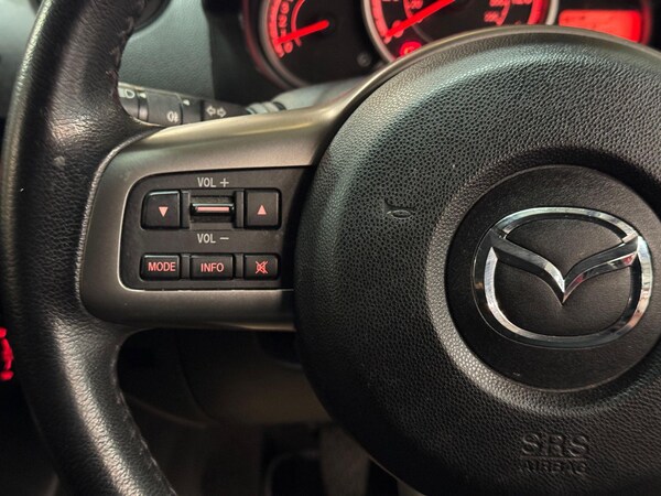 Used Mazda Mazda2 2013 for sale - 76042305: Photo 31