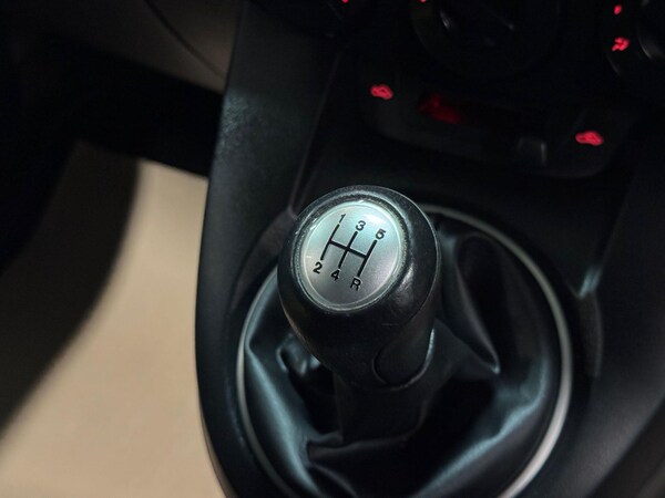 Used Mazda Mazda2 2013 for sale - 76042305: Photo 36