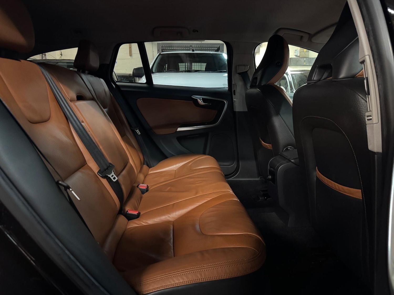 Used Volvo V60 for sale - 77175701: Photo 24