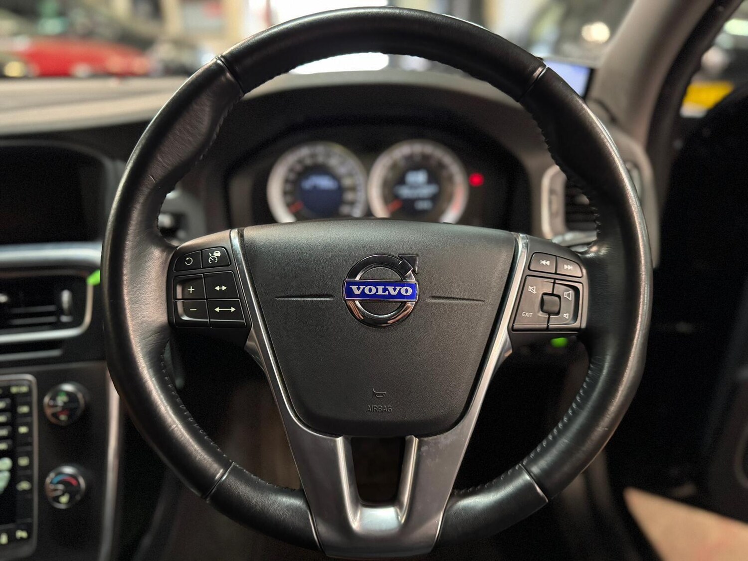 Used Volvo V60 for sale - 77175701: Photo 35