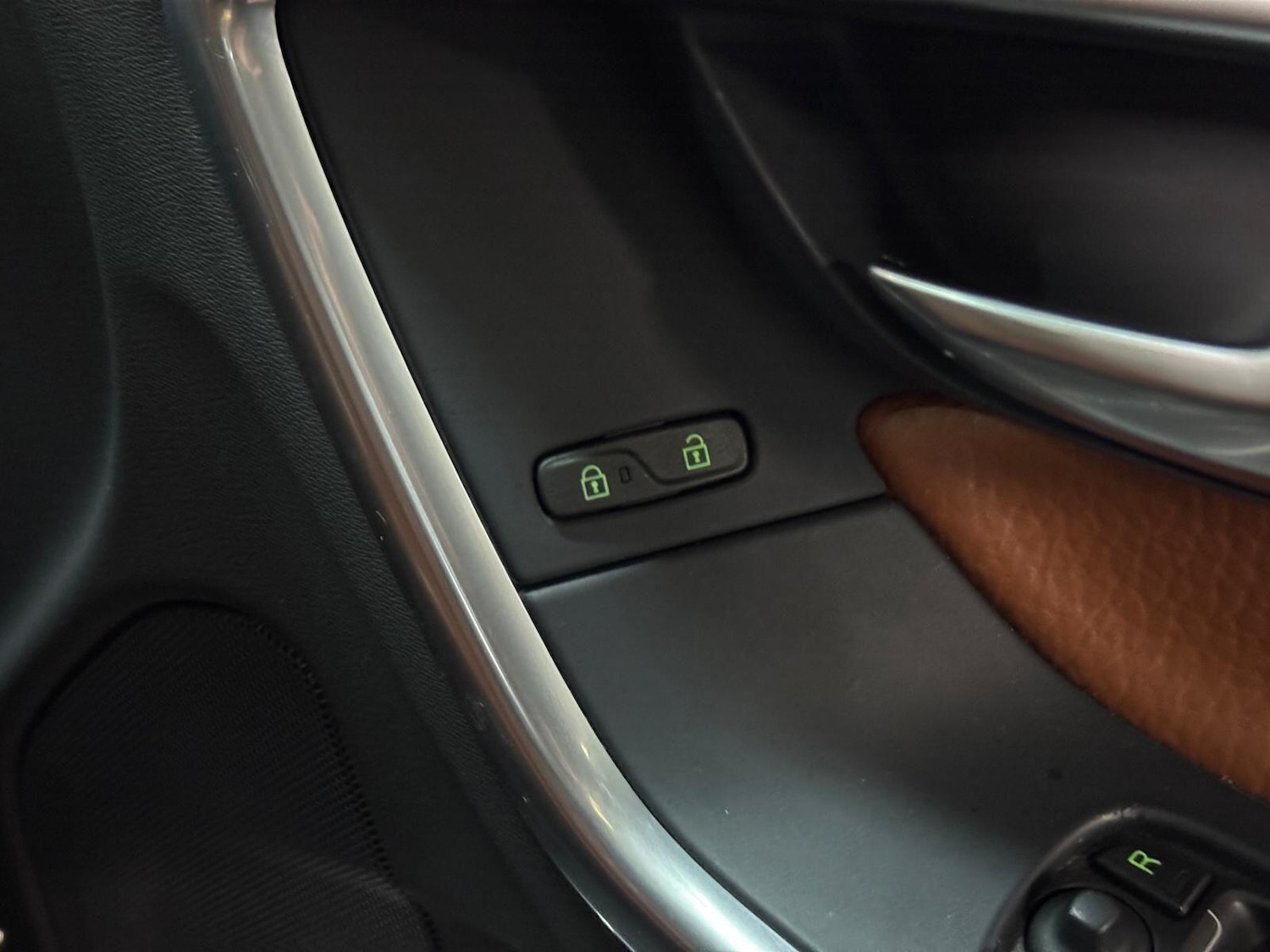 Used Volvo V60 for sale - 77175701: Photo 41