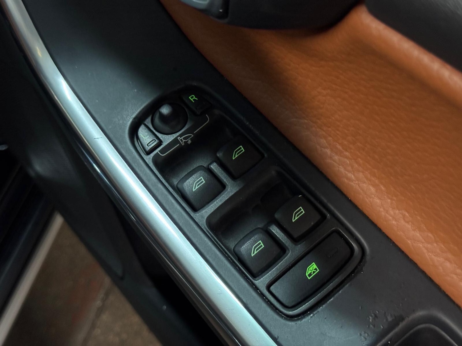 Used Volvo V60 for sale - 77175701: Photo 42