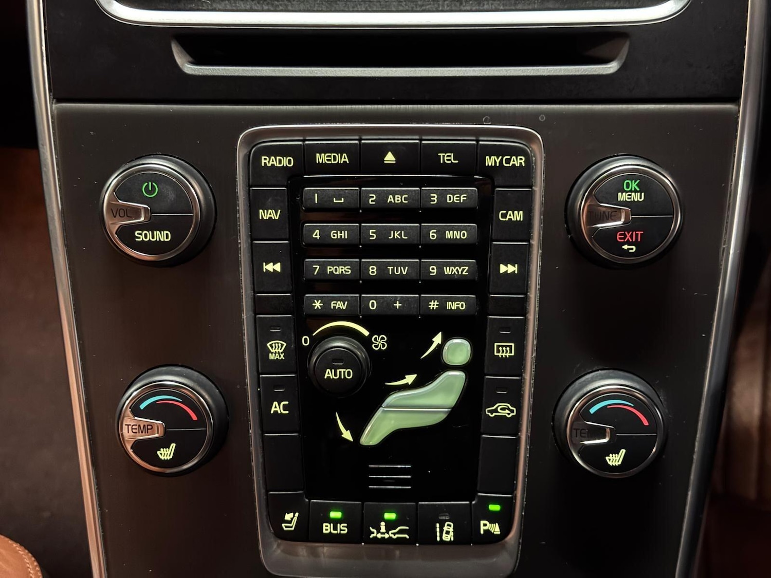 Used Volvo V60 for sale - 77175701: Photo 49